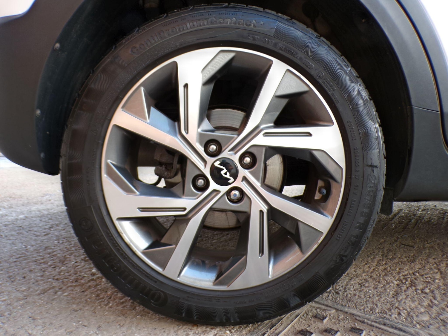 Used Kia Stonic 2022 for sale - 76781160: Photo 9