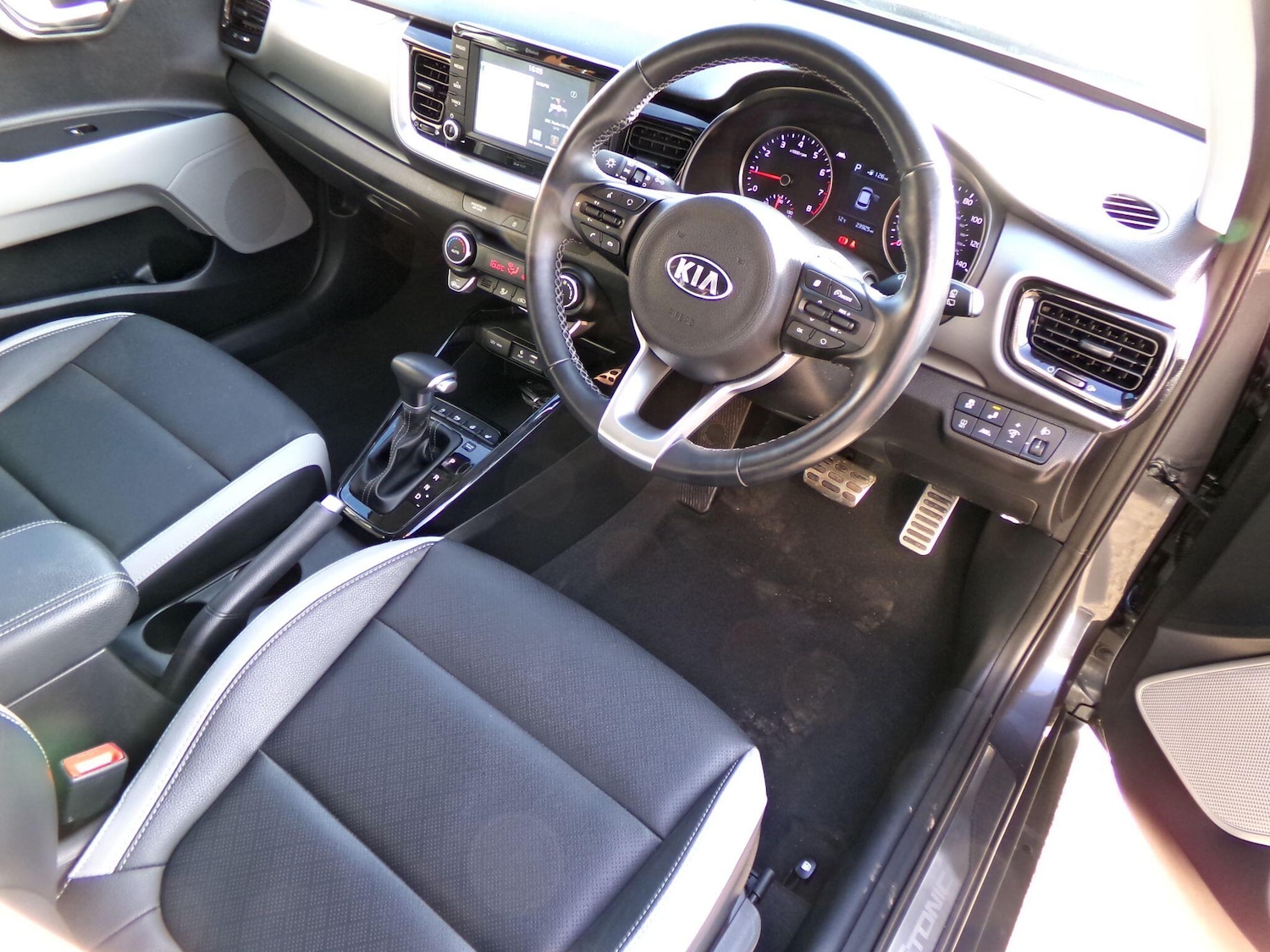 Used Kia Stonic 2019 for sale - 77853297: Photo 11