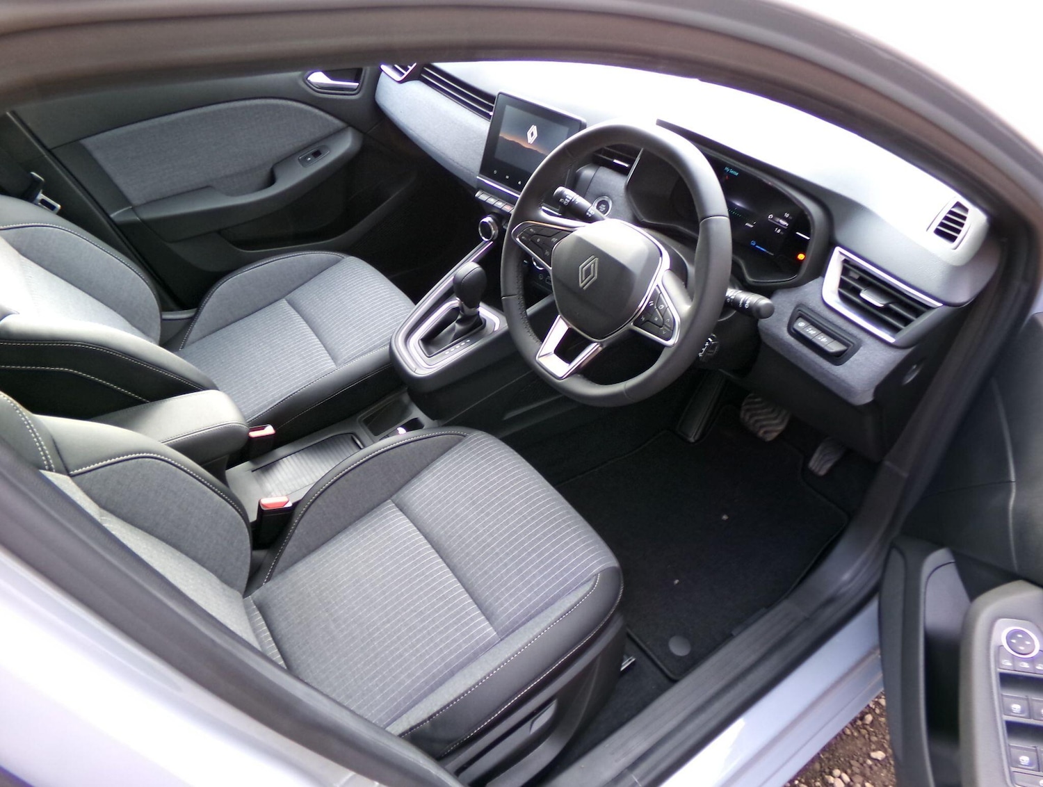 Used Renault Clio 2025 for sale - 78048234: Photo 11