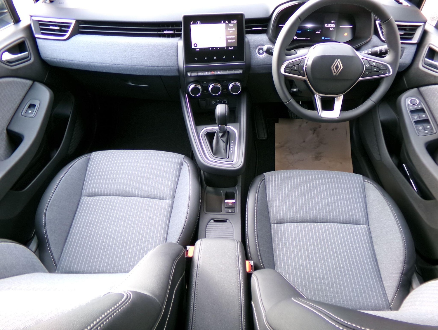 Used Renault Clio 2025 for sale - 78048234: Photo 12