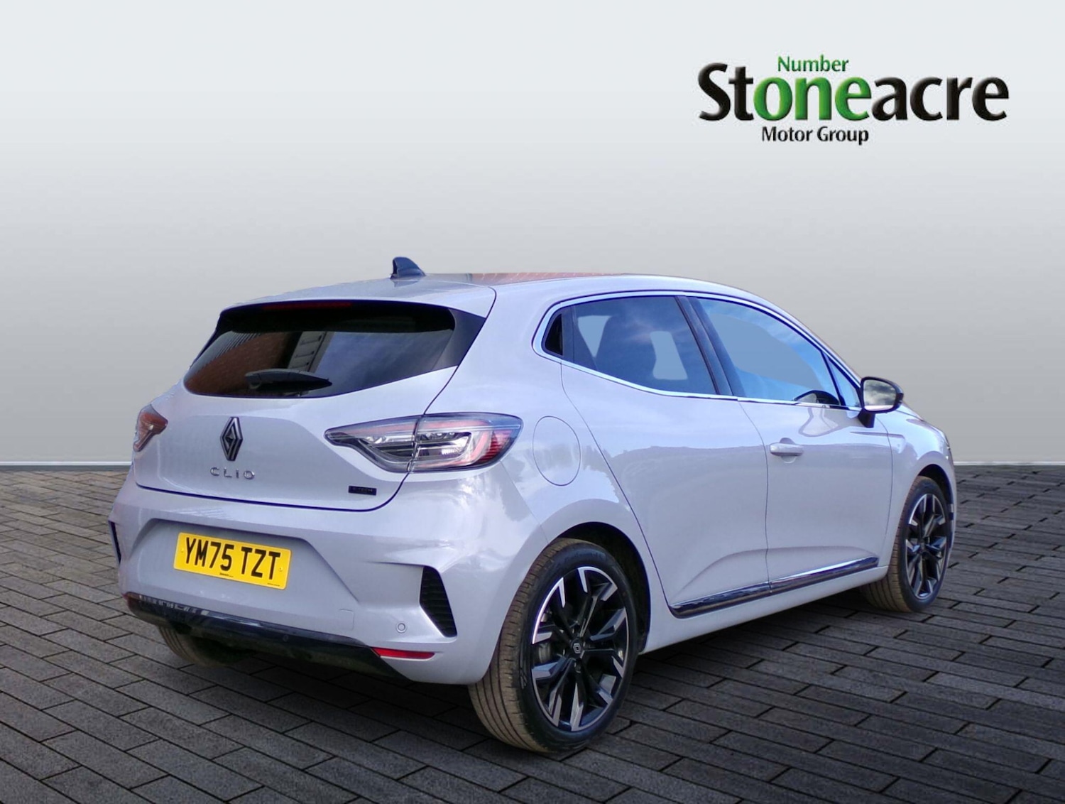 Used Renault Clio 2025 for sale - 78048234: Photo 2