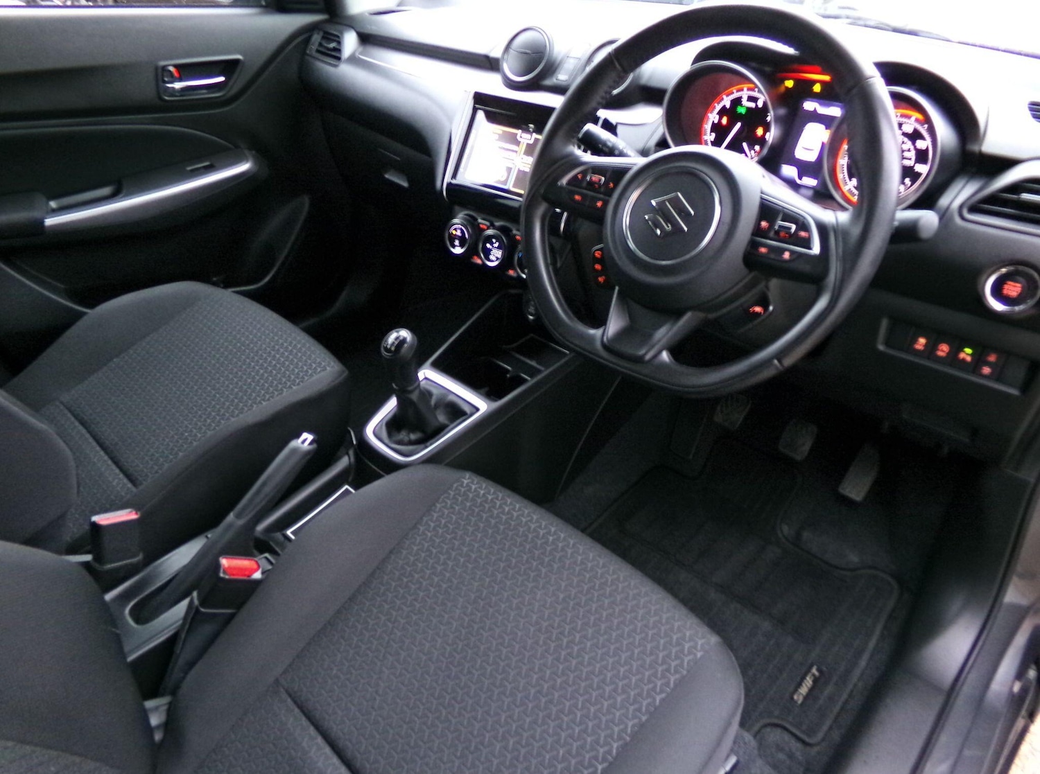 Used Suzuki Swift 2021 for sale - 76584924: Photo 10