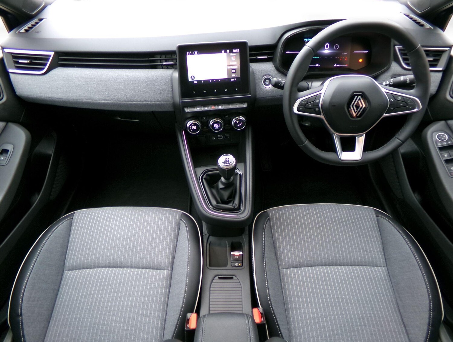 Used Renault Clio 2024 for sale - 76573157: Photo 12