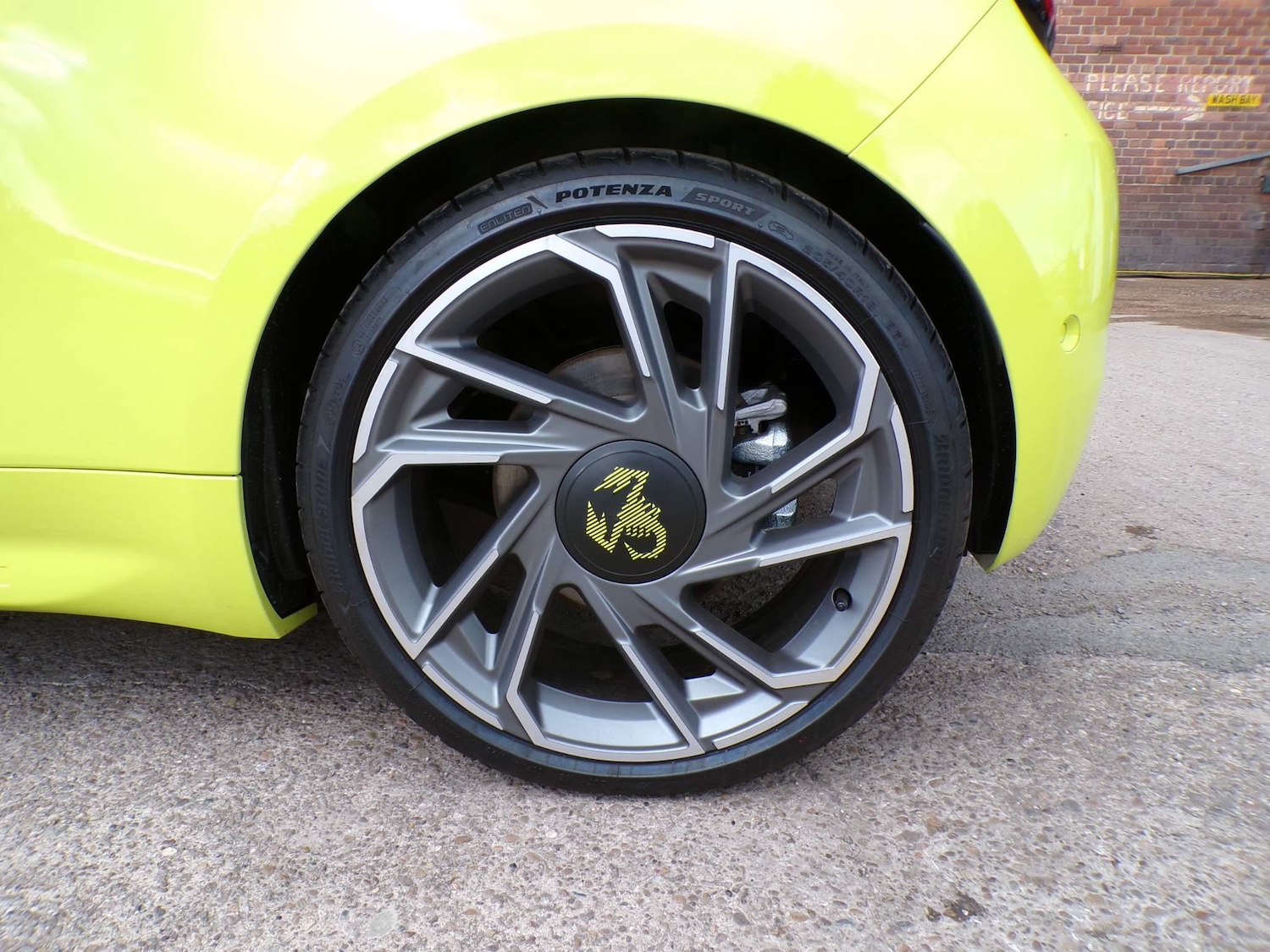 Used Abarth 500 2024 for sale - 76715605: Photo 11