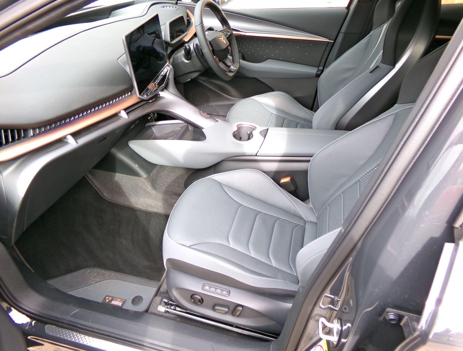 Used Cupra Tavascan 2025 for sale - 77892903: Photo 13