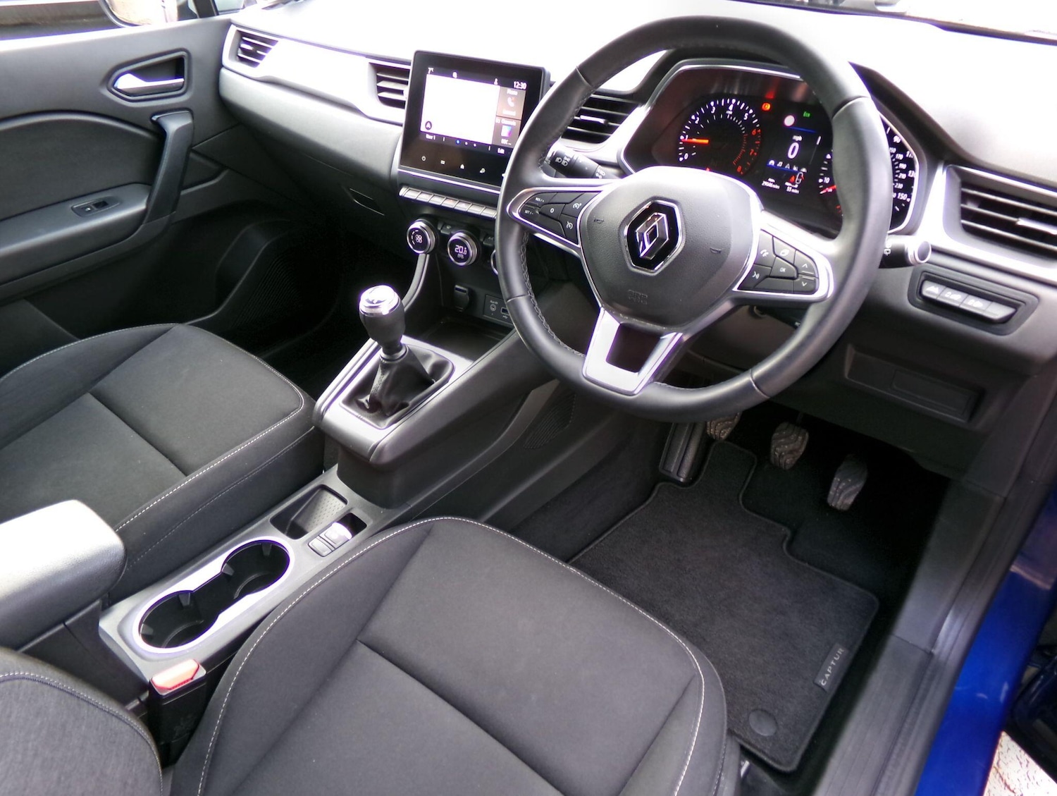 Used Renault Captur 2020 for sale - 76887075: Photo 11