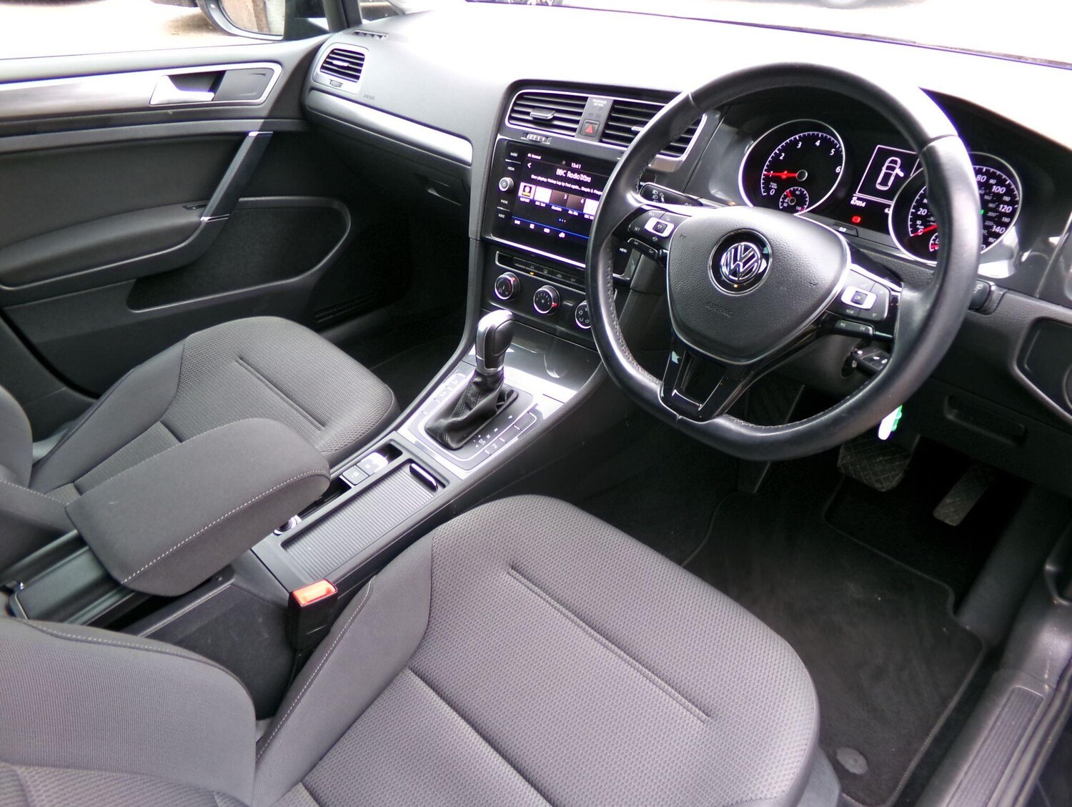 Used Volkswagen Golf 2019 for sale - 76326297: Photo 11