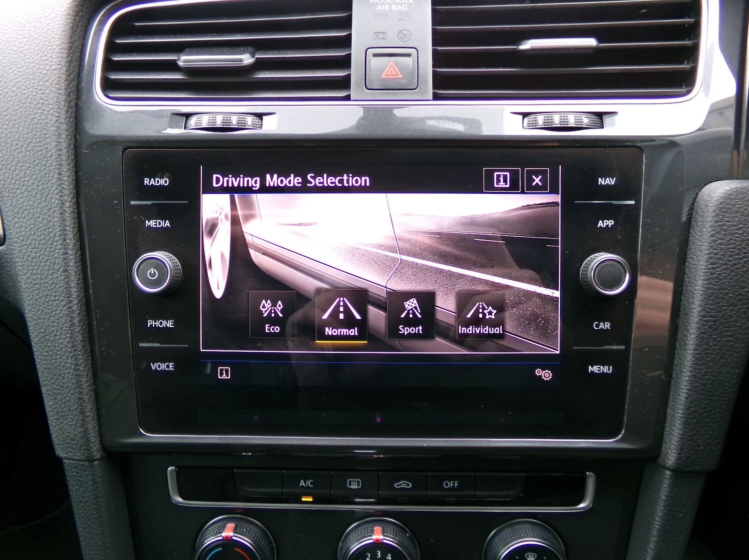 Used Volkswagen Golf 2019 for sale - 76326297: Photo 18