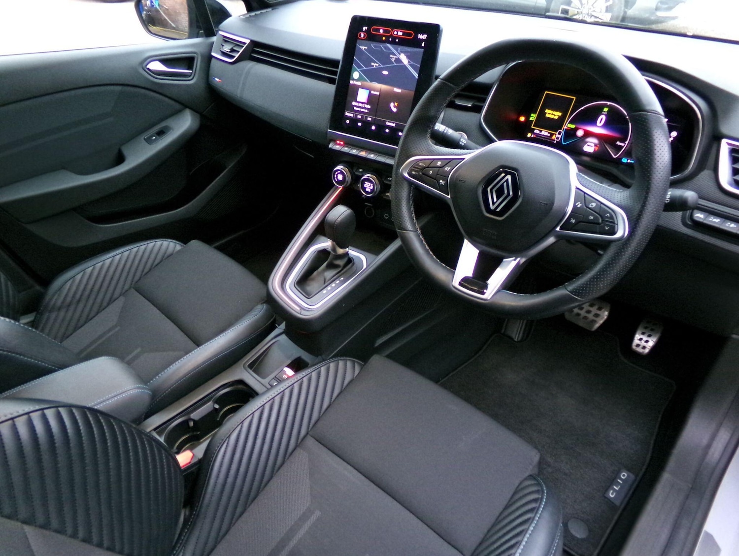 Used Renault Clio 2024 for sale - 77073936: Photo 11