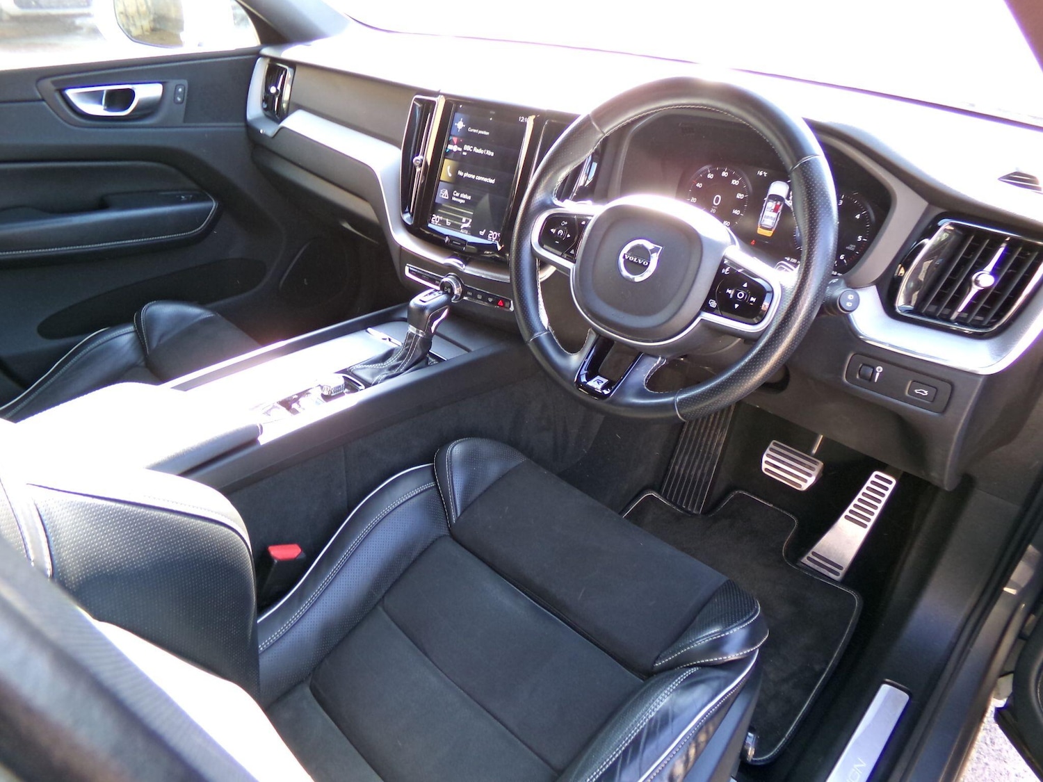 Used Volvo XC60 2018 for sale - 77957429: Photo 11