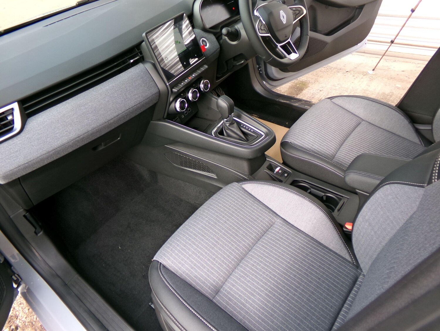 Used Renault Clio for sale - 77825085: Photo 13