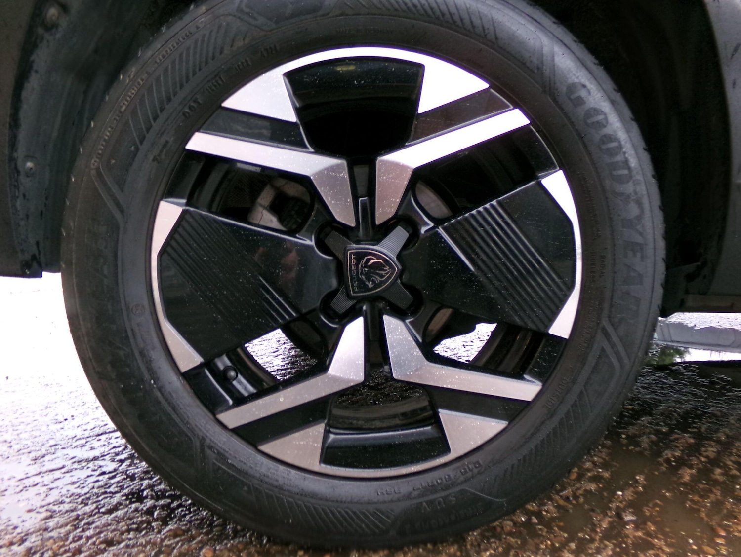 Used Peugeot 2008 2023 for sale - 77564978: Photo 9