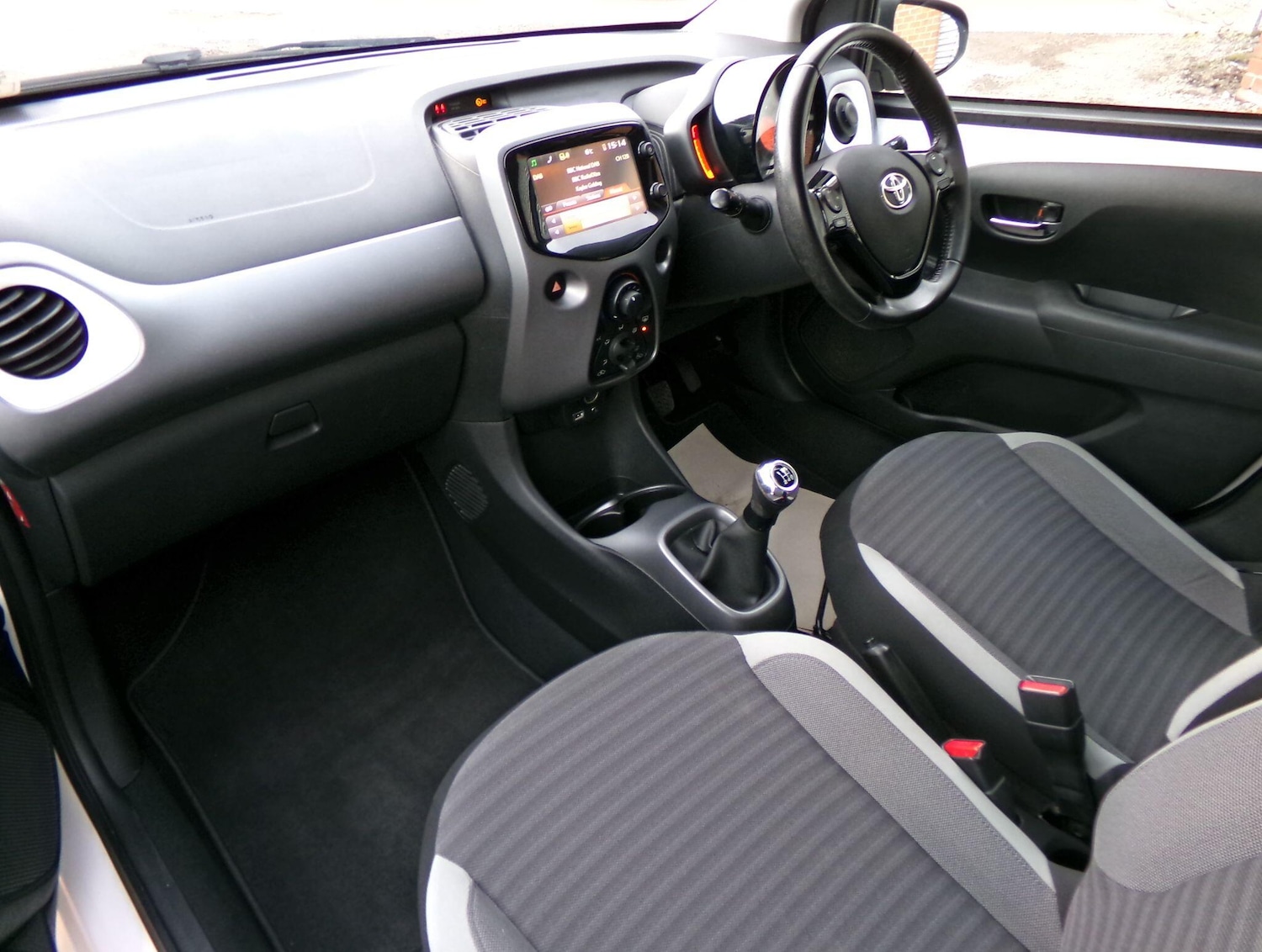 Used Toyota AYGO for sale - 76727895: Photo 13