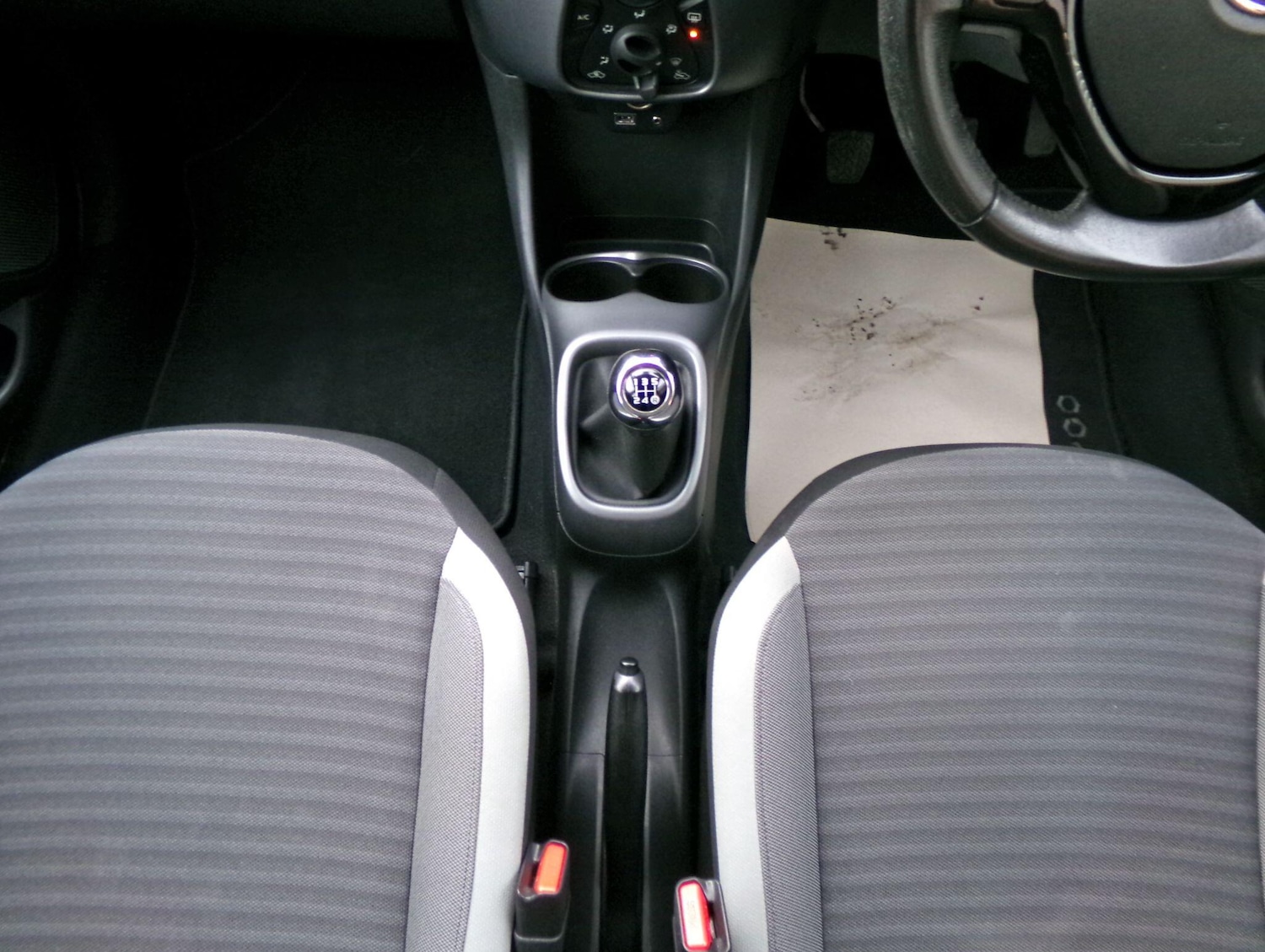 Used Toyota AYGO for sale - 76727895: Photo 19