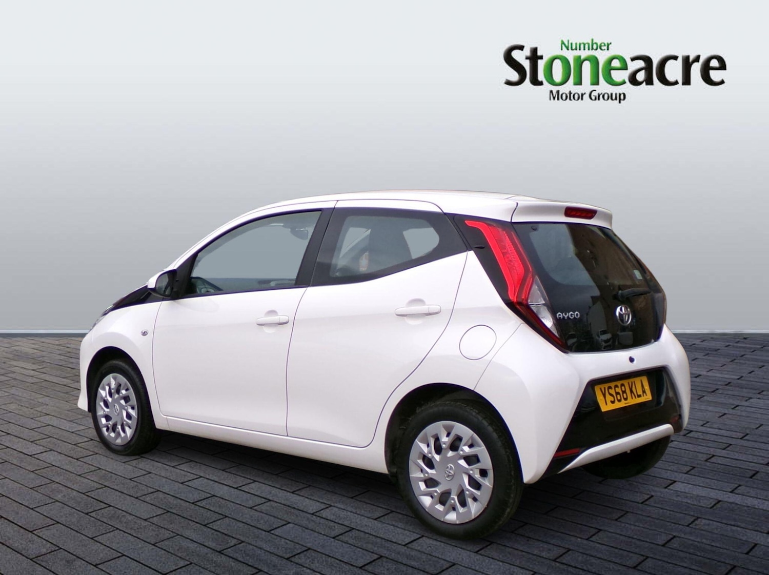 Used Toyota AYGO for sale - 76727895: Photo 4