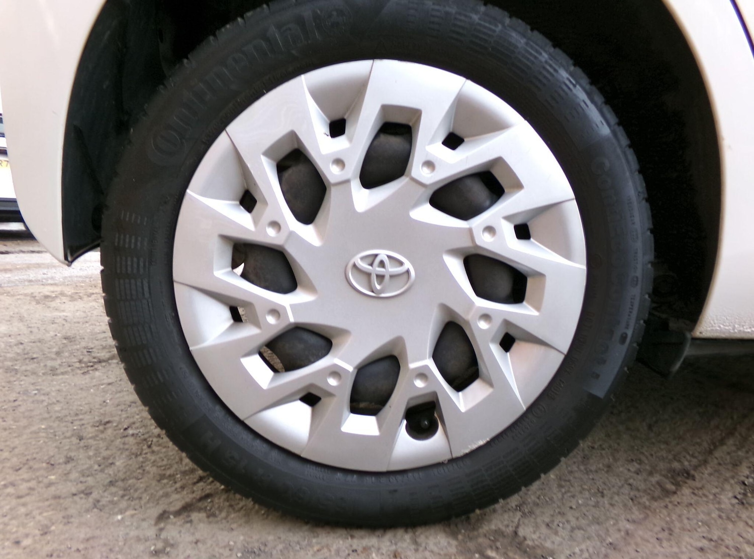 Used Toyota AYGO for sale - 76727895: Photo 9