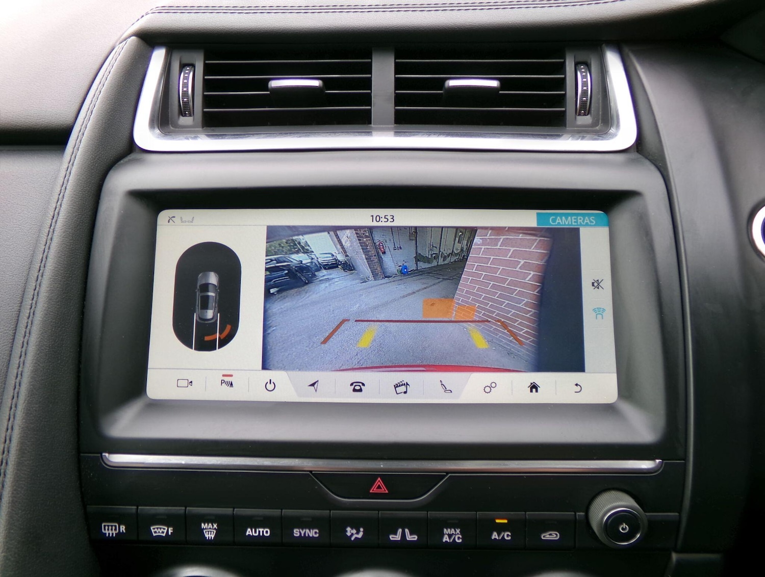 Used Jaguar E-Pace 2019 for sale - 76380547: Photo 19