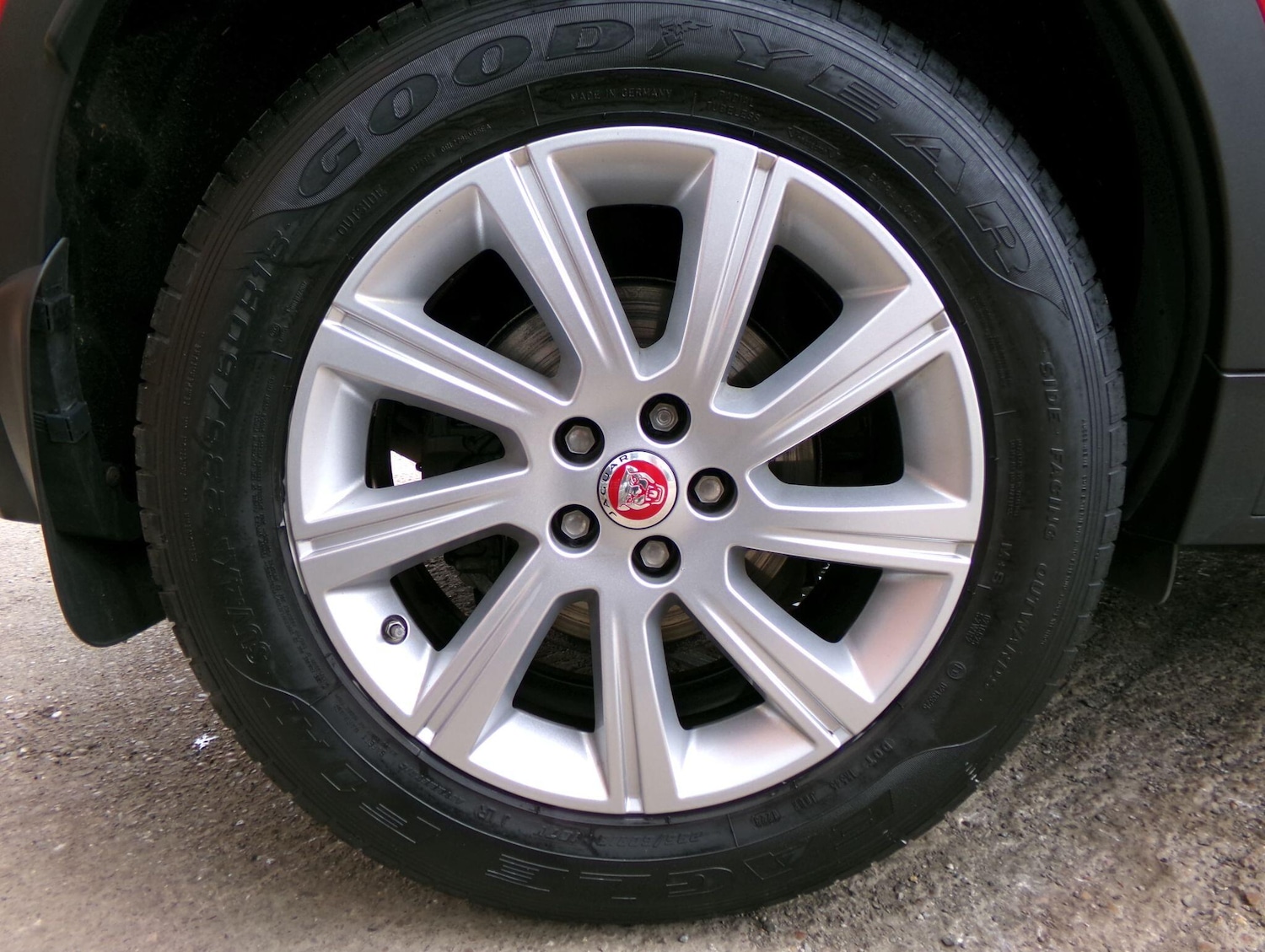 Used Jaguar E-Pace 2019 for sale - 76380547: Photo 9