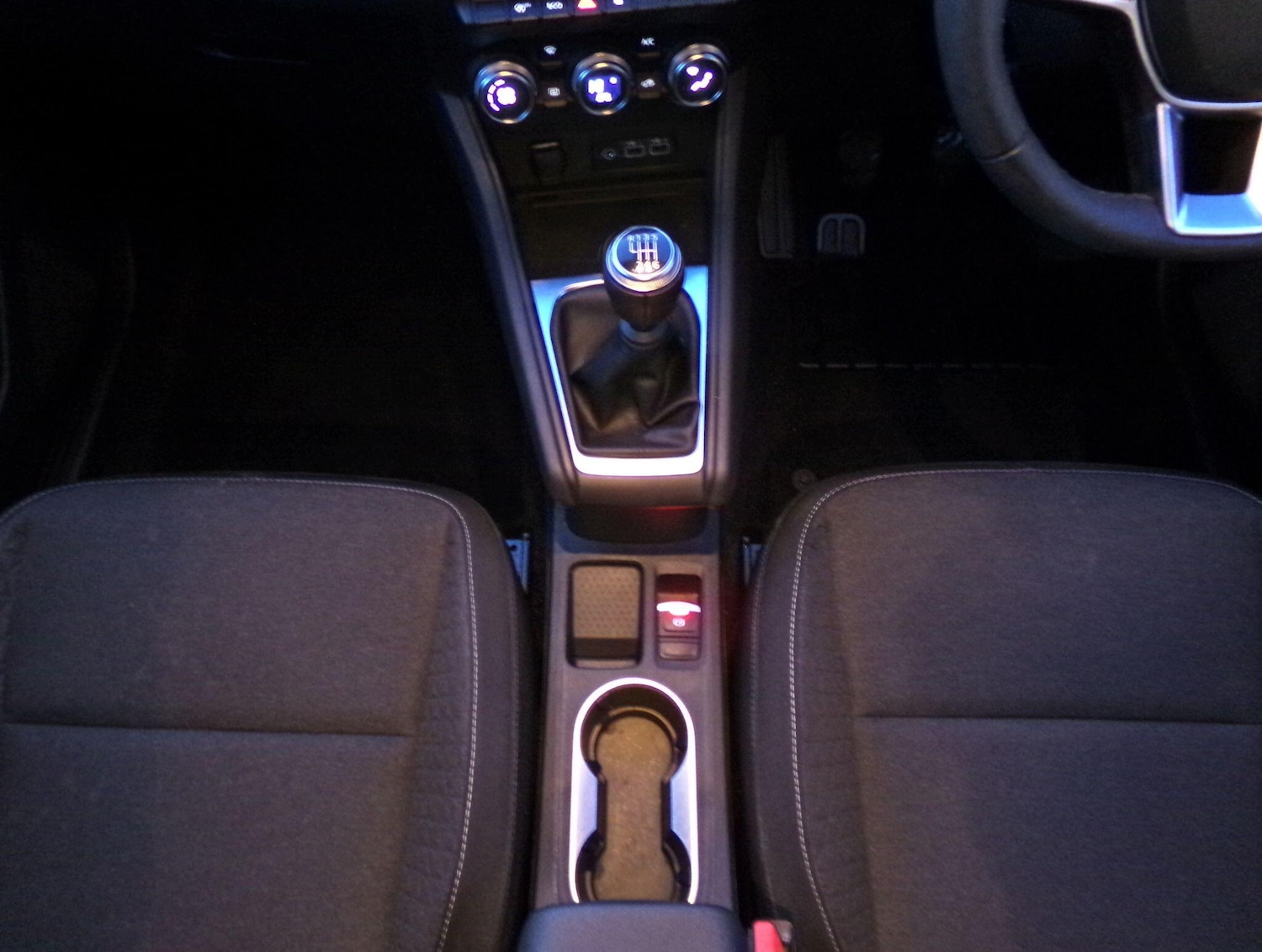 Used Renault Captur 2023 for sale - 76865154: Photo 20