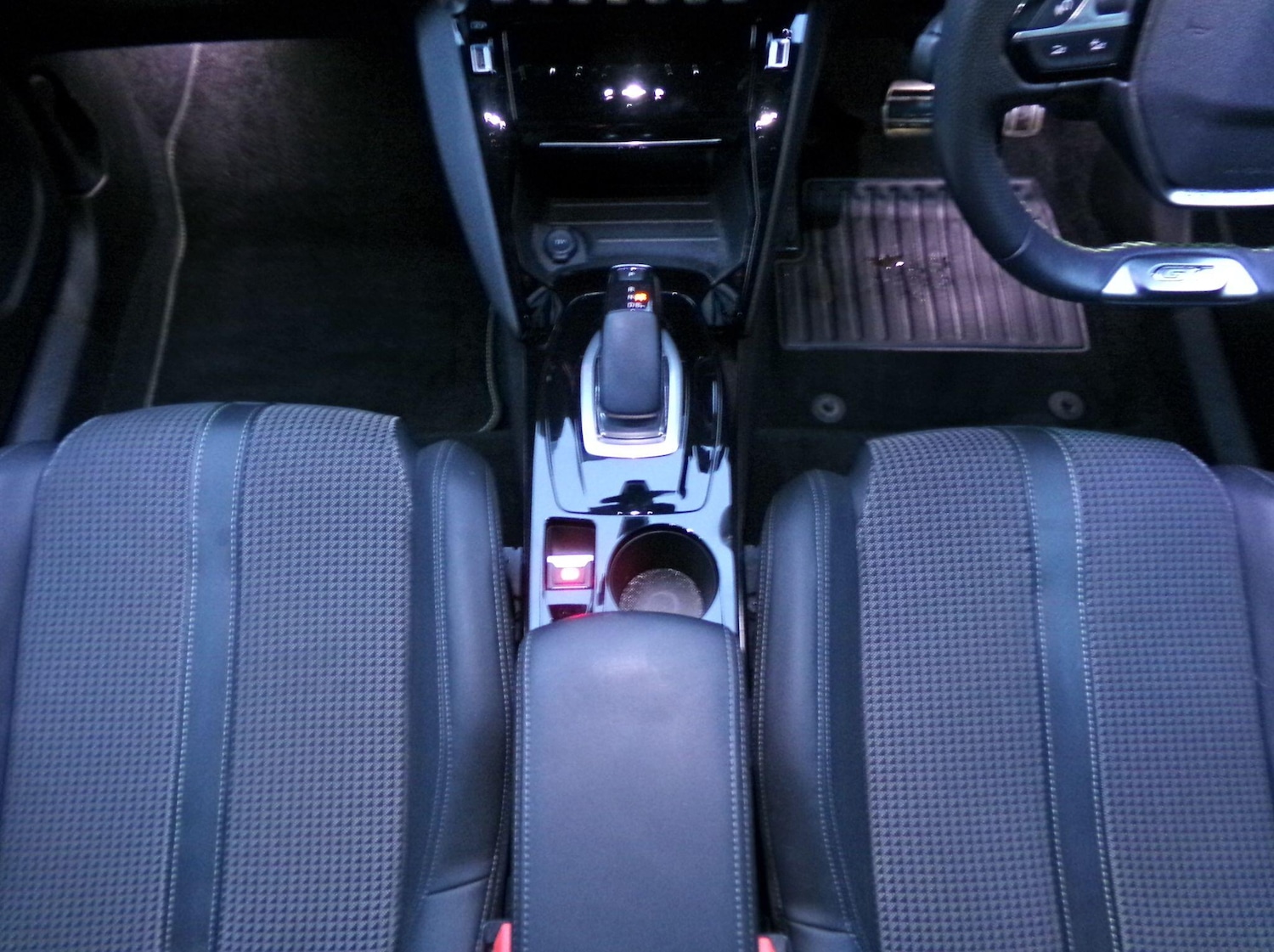 Used Peugeot E-2008 for sale - 77253993: Photo 19