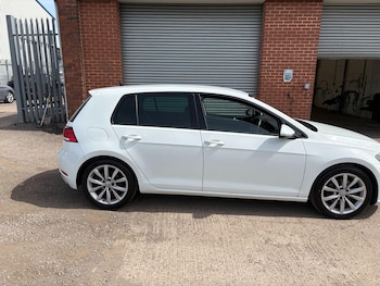 Used Volkswagen Golf 2017 for sale - 78772259: Photo