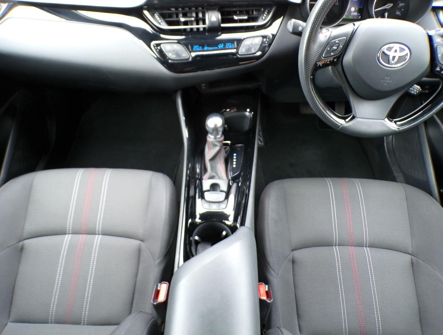 Used Toyota C-HR 2021 for sale - 76942627: Photo 17