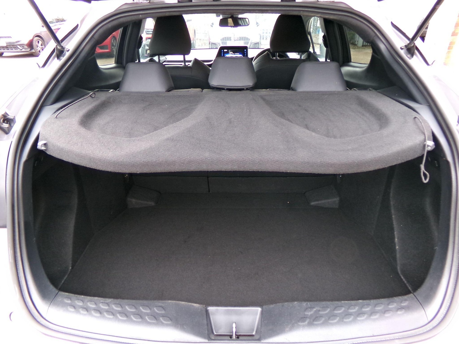 Used Toyota C-HR 2018 for sale - 76539143: Photo 10