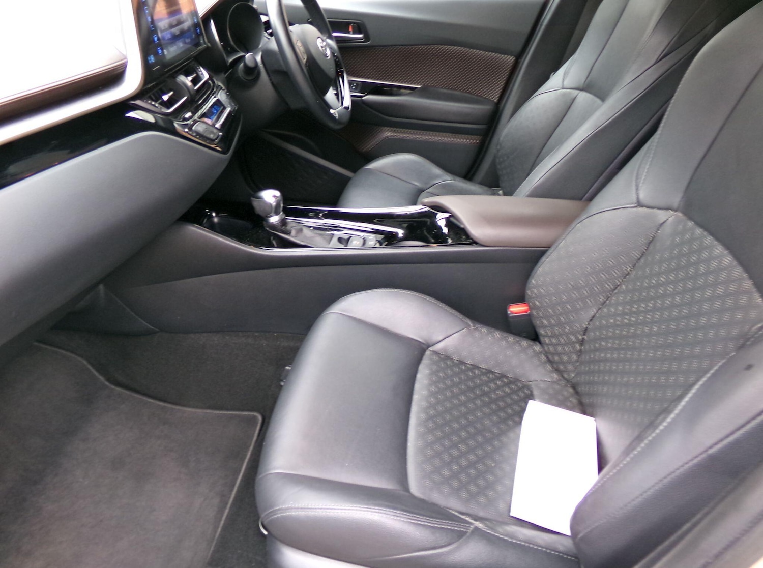 Used Toyota C-HR 2018 for sale - 76539143: Photo 13