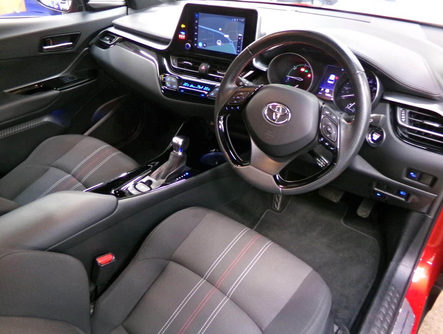 Used Toyota C-HR 2022 for sale - 76866435: Photo 11