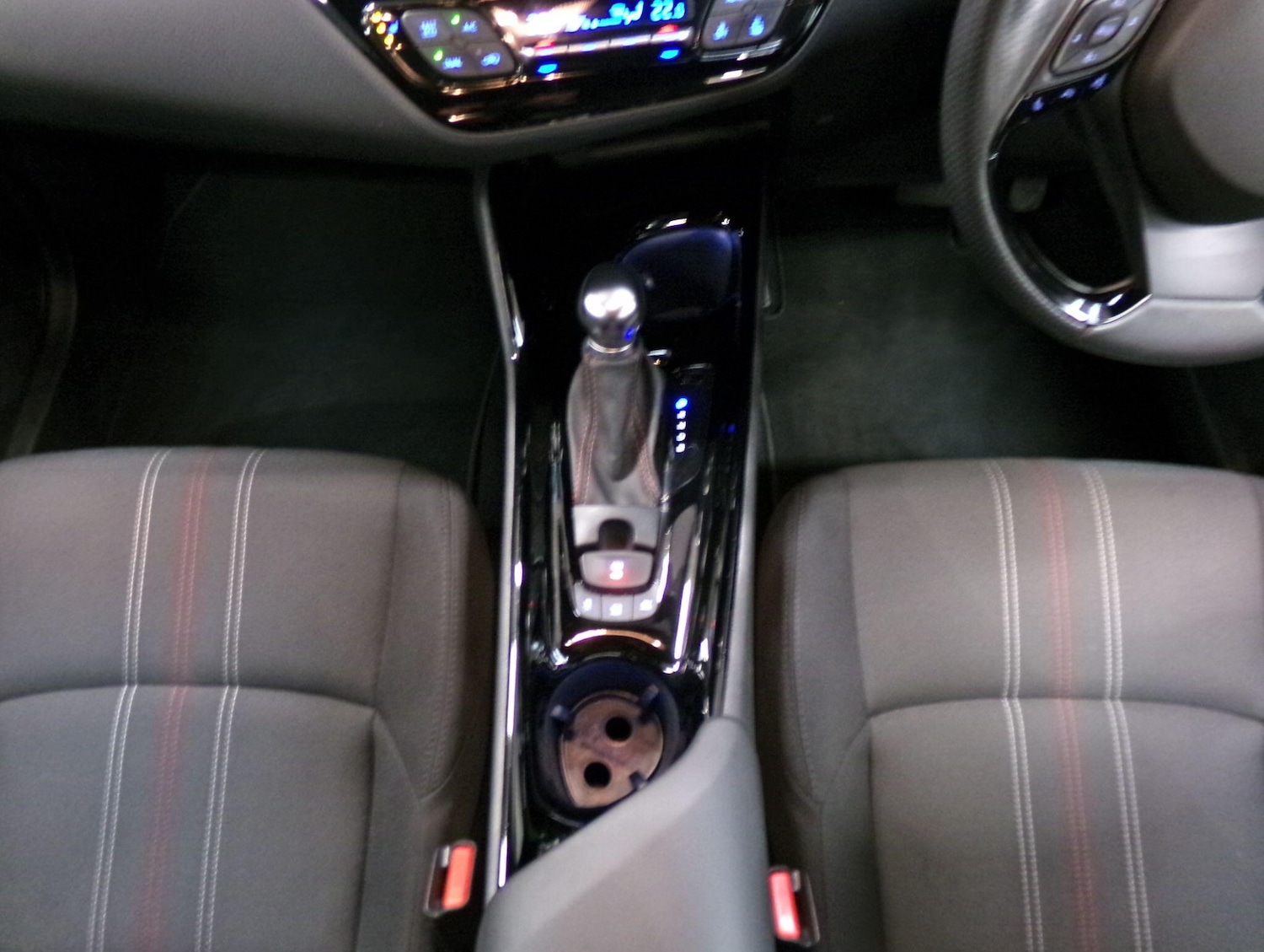 Used Toyota C-HR 2022 for sale - 76866435: Photo 19