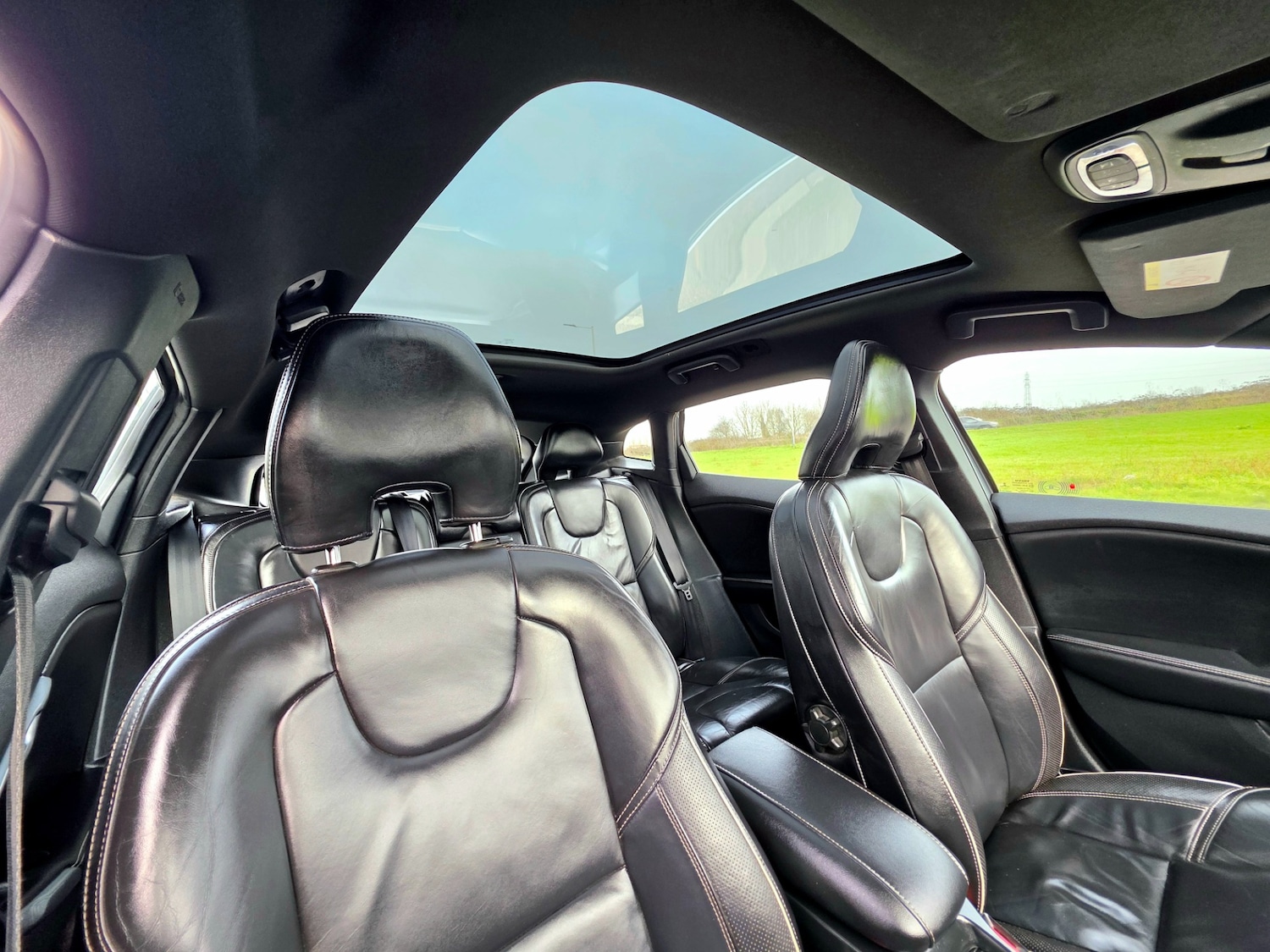 Used Volvo V40 2015 for sale - 77385553: Photo 23