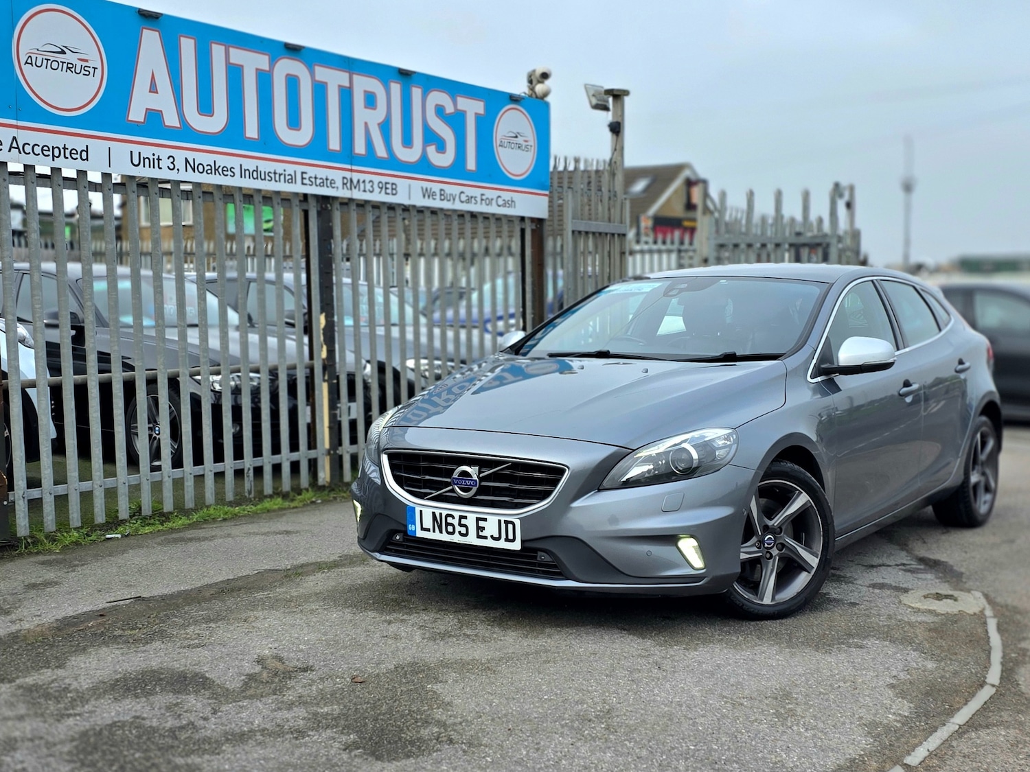Used Volvo V40 2015 for sale - 77385553: Photo 3