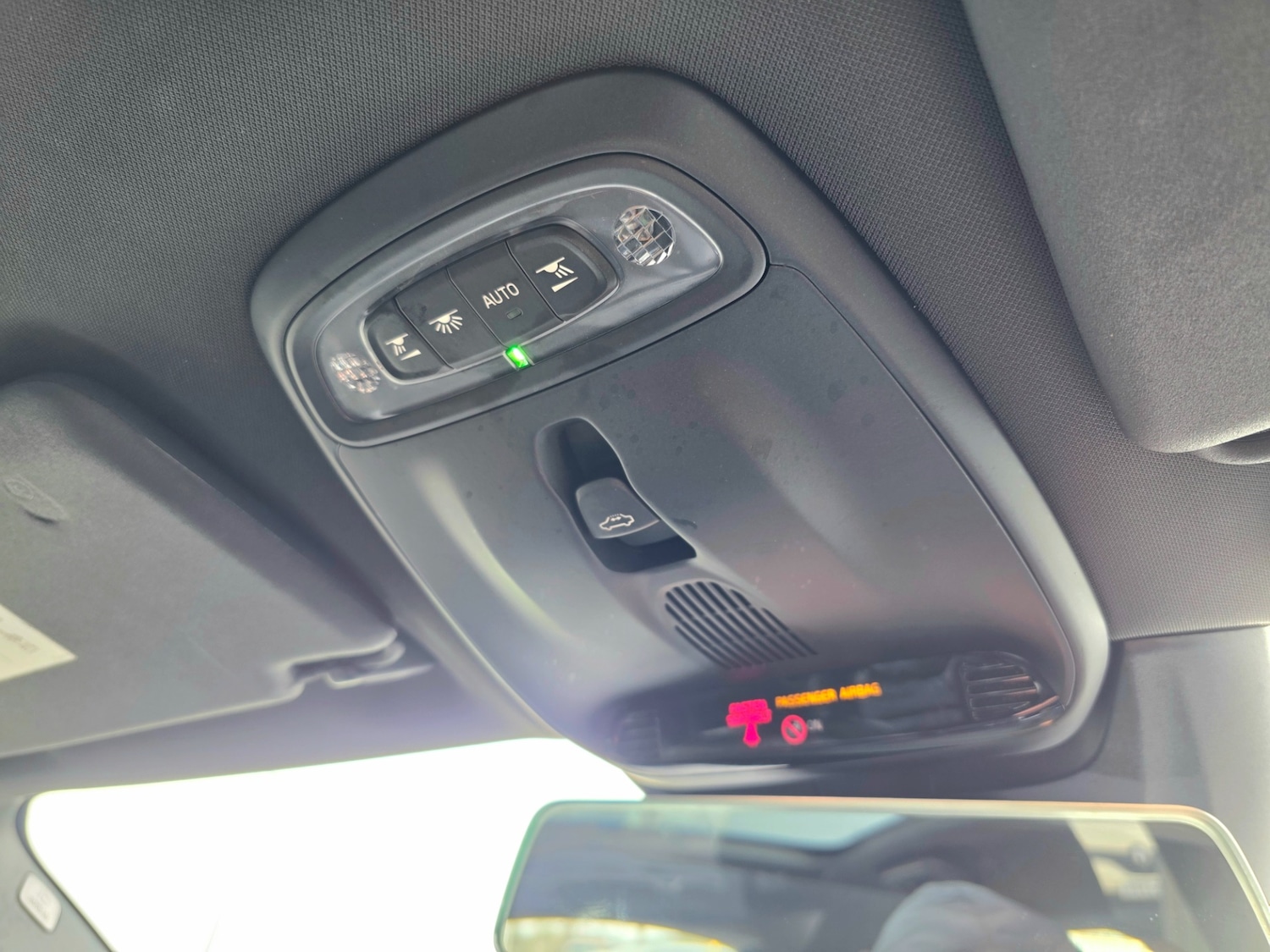 Used Volvo V40 2015 for sale - 77385553: Photo 32