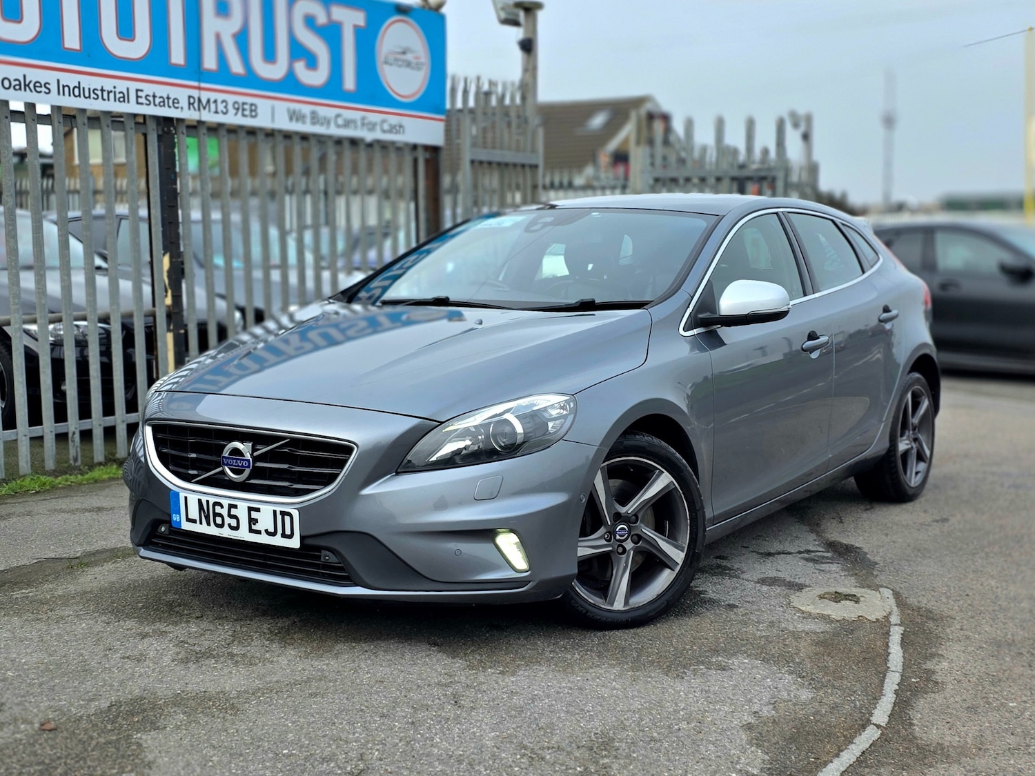 Used Volvo V40 2015 for sale - 77385553: Photo 4