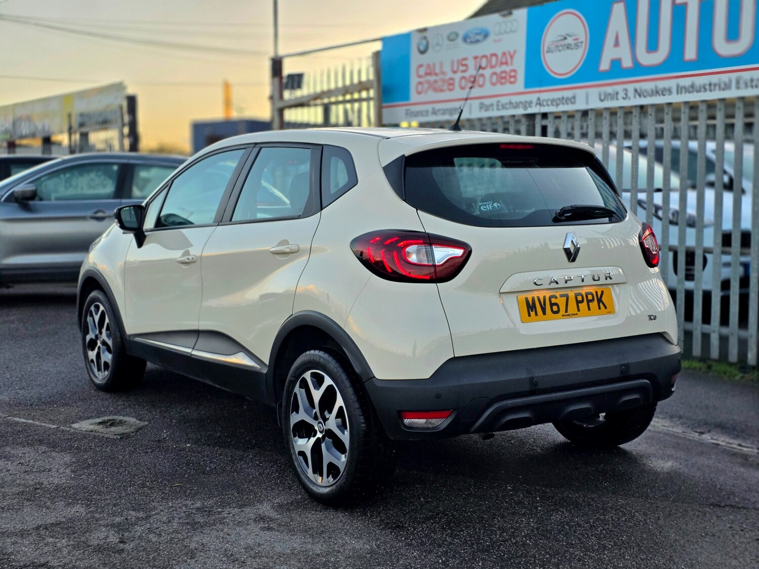 Used Renault Captur 2017 for sale - 76829493: Photo 13