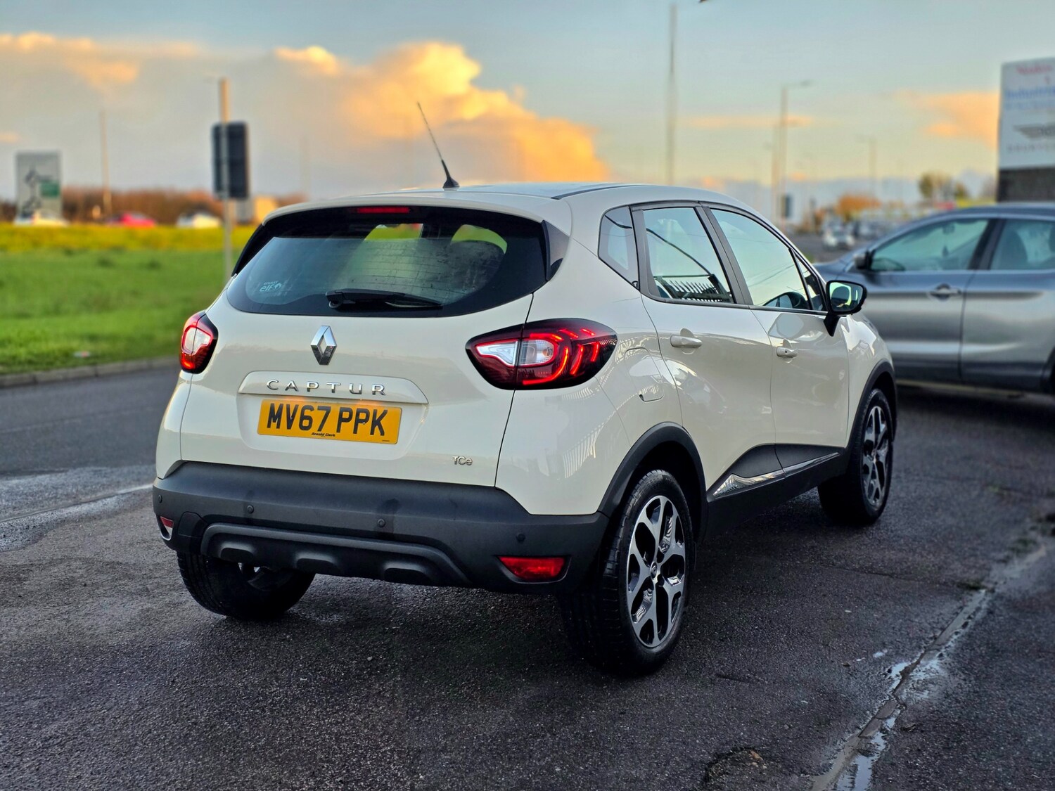 Used Renault Captur 2017 for sale - 76829493: Photo 15