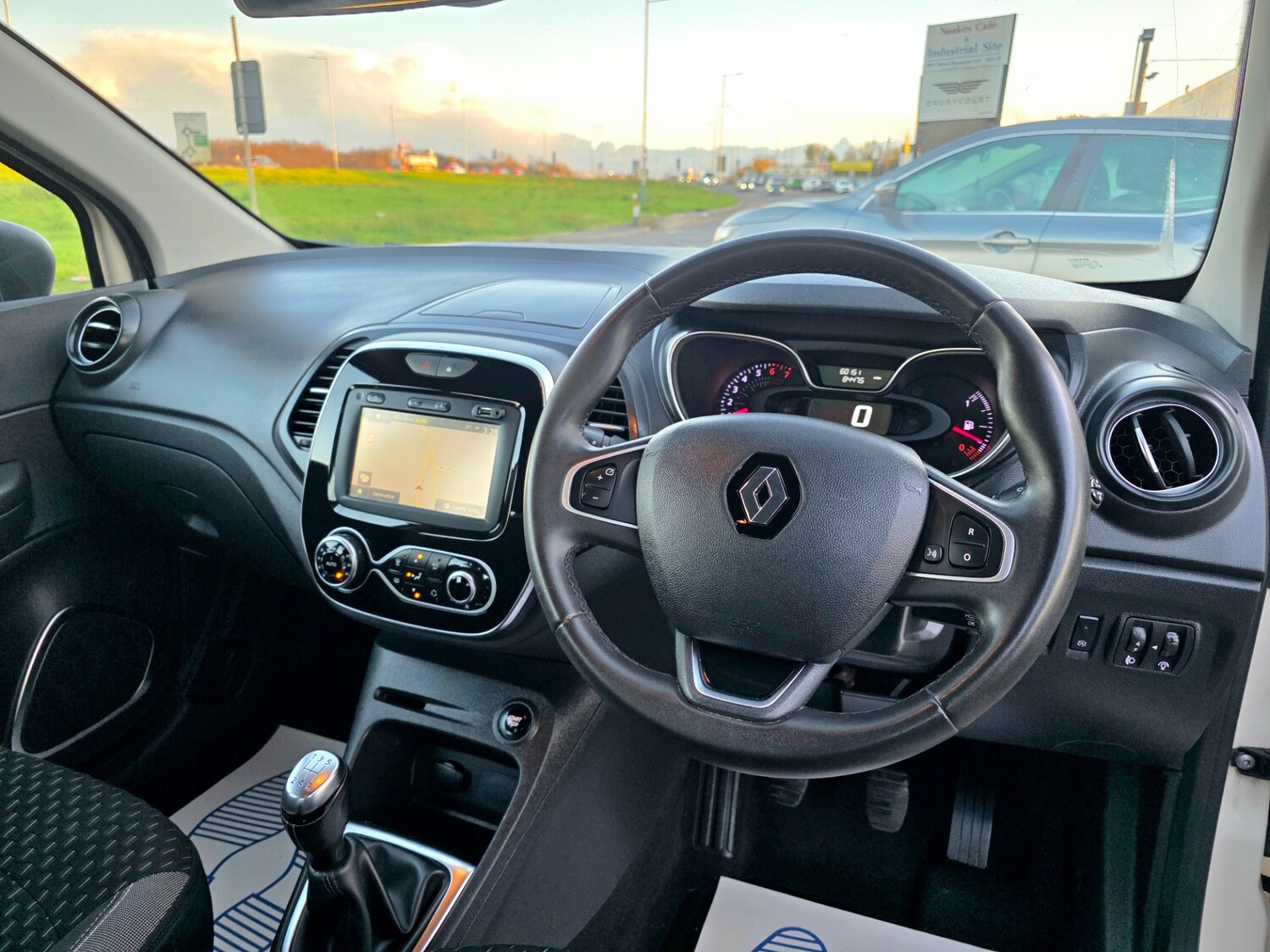 Used Renault Captur 2017 for sale - 76829493: Photo 24