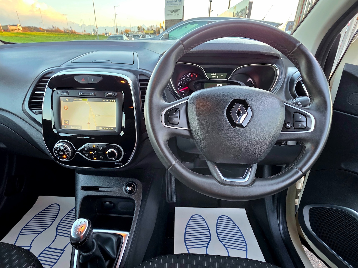 Used Renault Captur 2017 for sale - 76829493: Photo 25