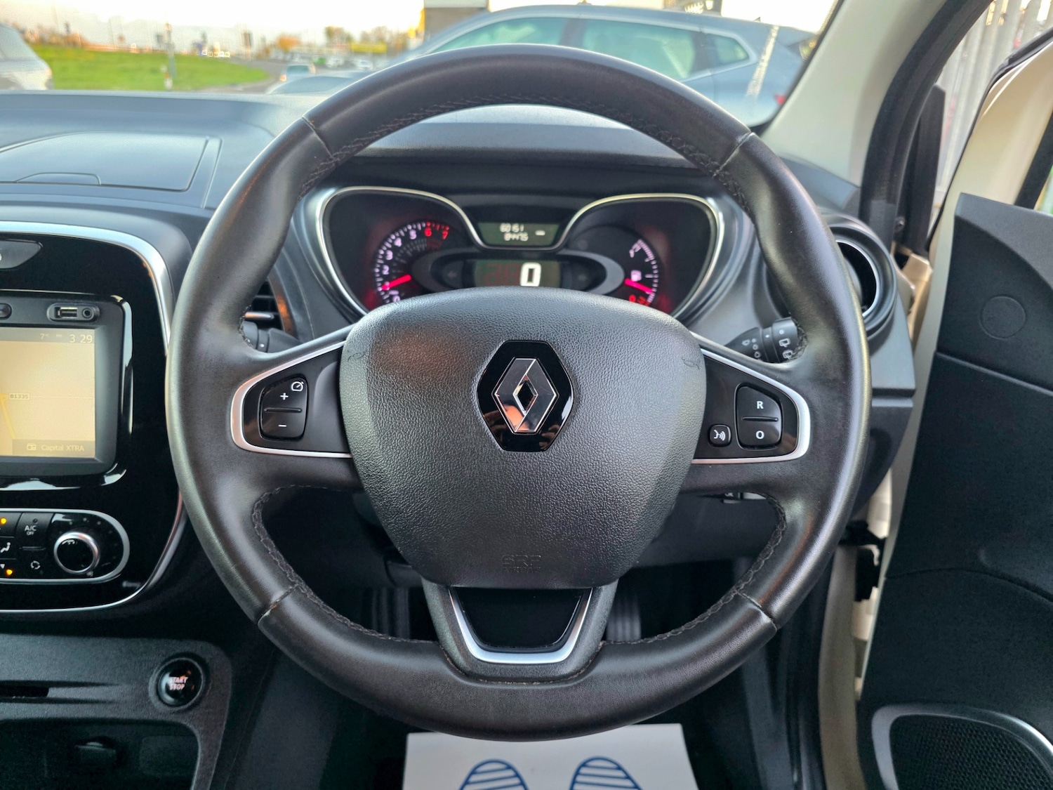 Used Renault Captur 2017 for sale - 76829493: Photo 26