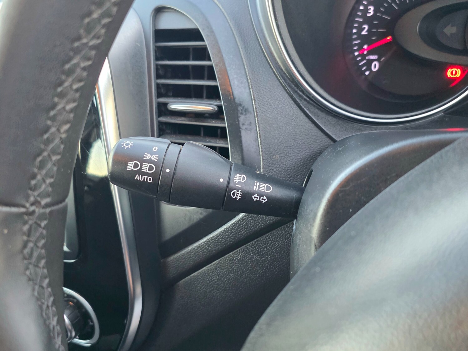 Used Renault Captur 2017 for sale - 76829493: Photo 28