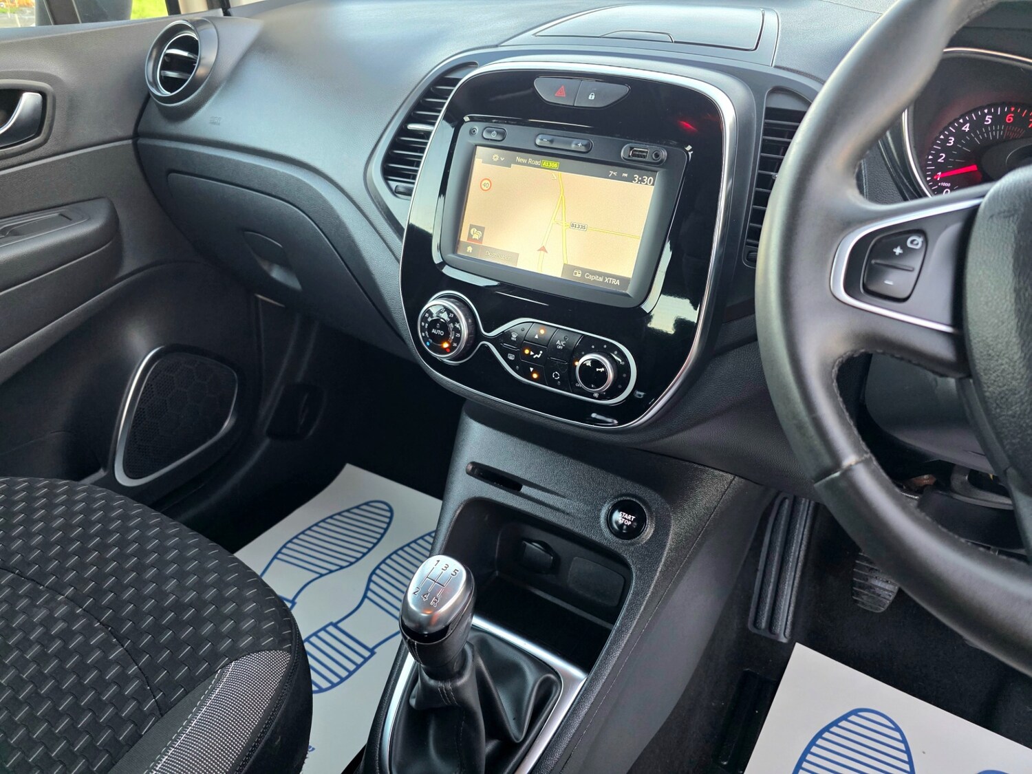 Used Renault Captur 2017 for sale - 76829493: Photo 30