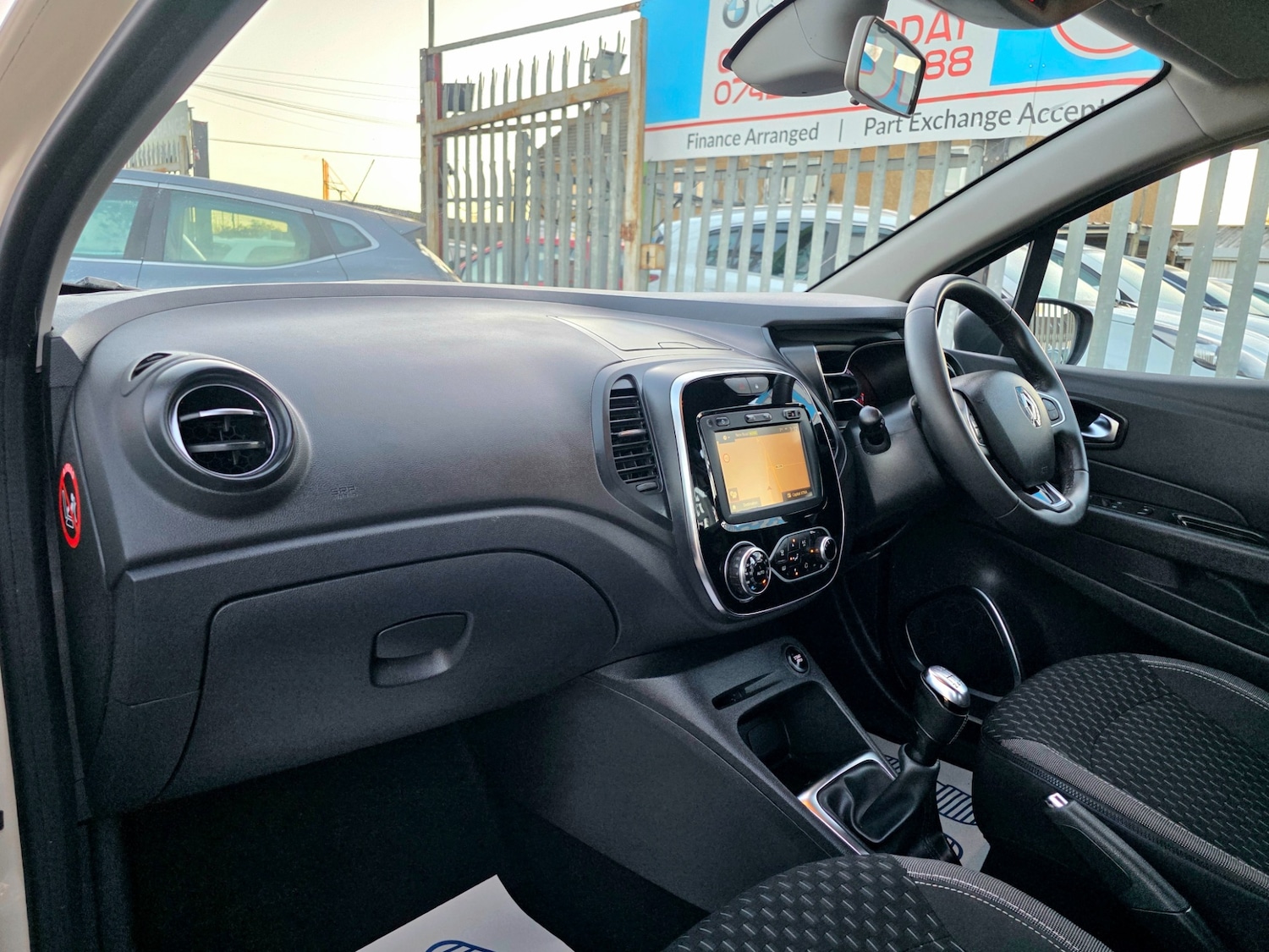 Used Renault Captur 2017 for sale - 76829493: Photo 43