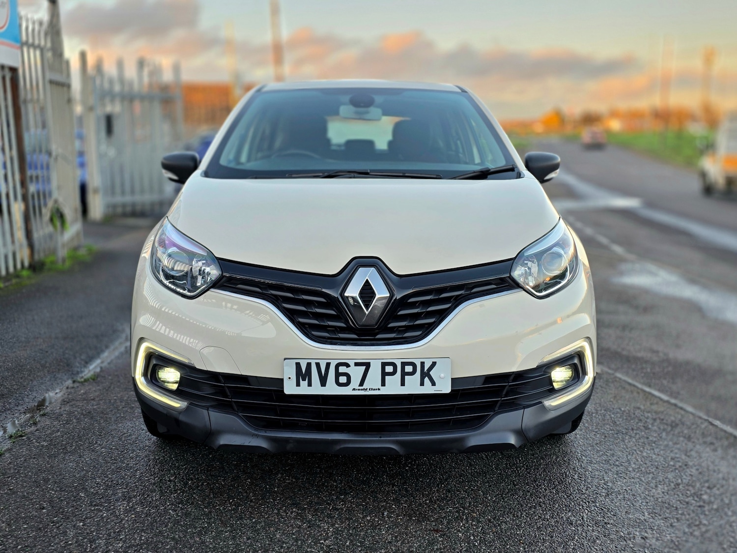 Used Renault Captur 2017 for sale - 76829493: Photo 5