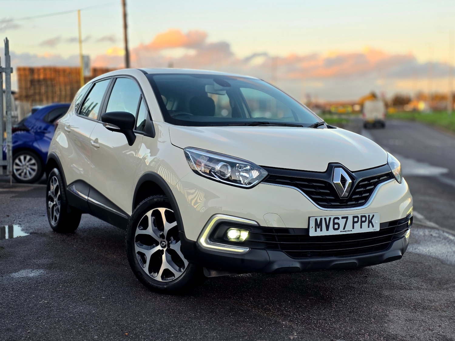 Used Renault Captur 2017 for sale - 76829493: Photo 7