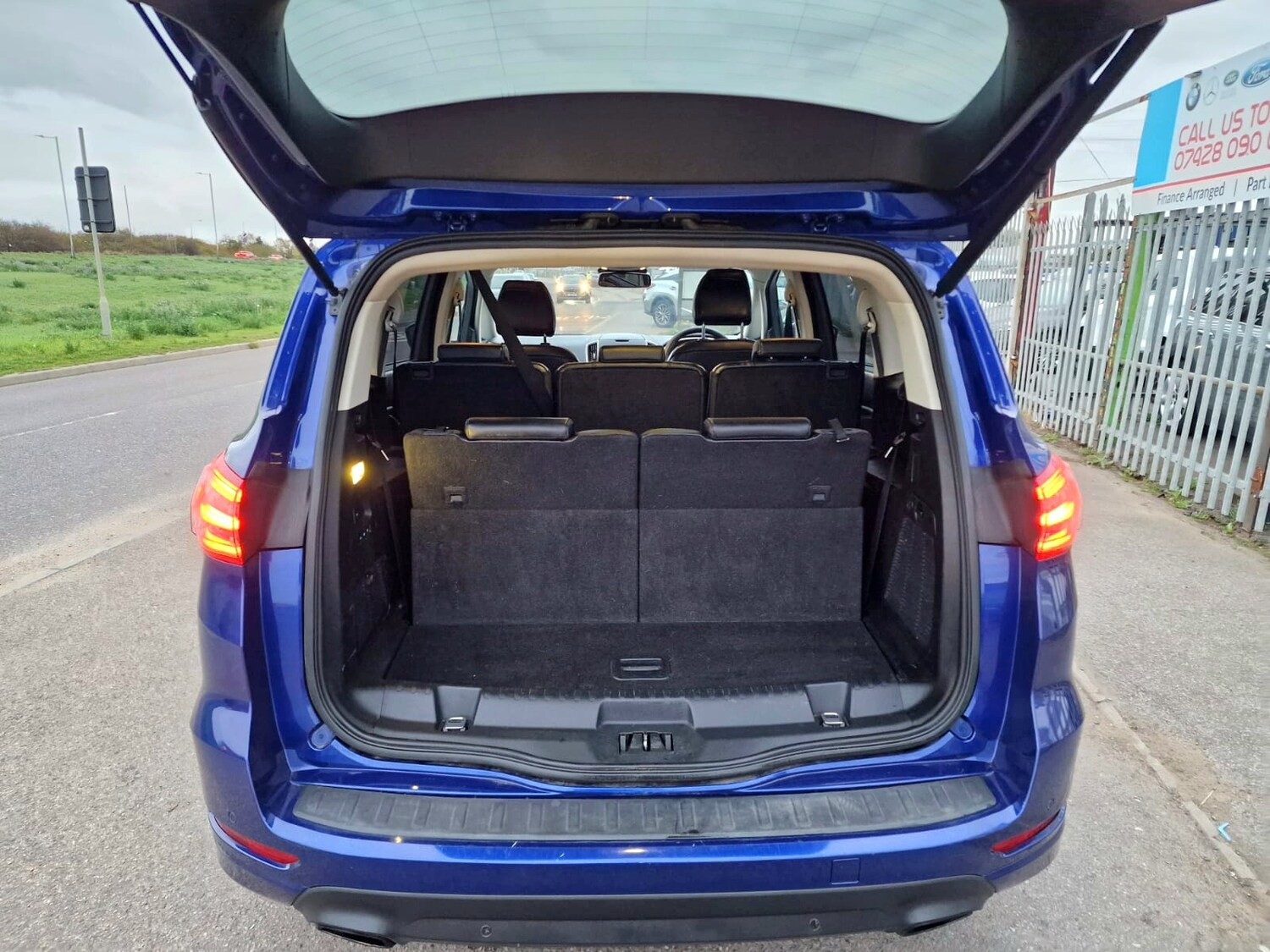 Used Ford S-Max 2015 for sale - 76353735: Photo 8