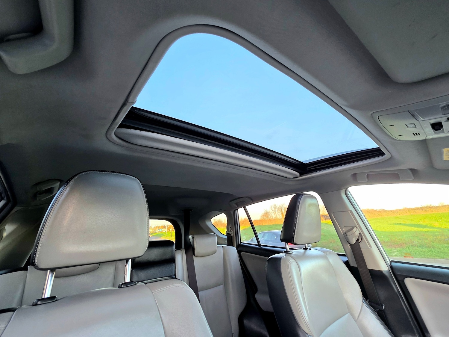 Used Toyota RAV4 2016 for sale - 77014978: Photo 21