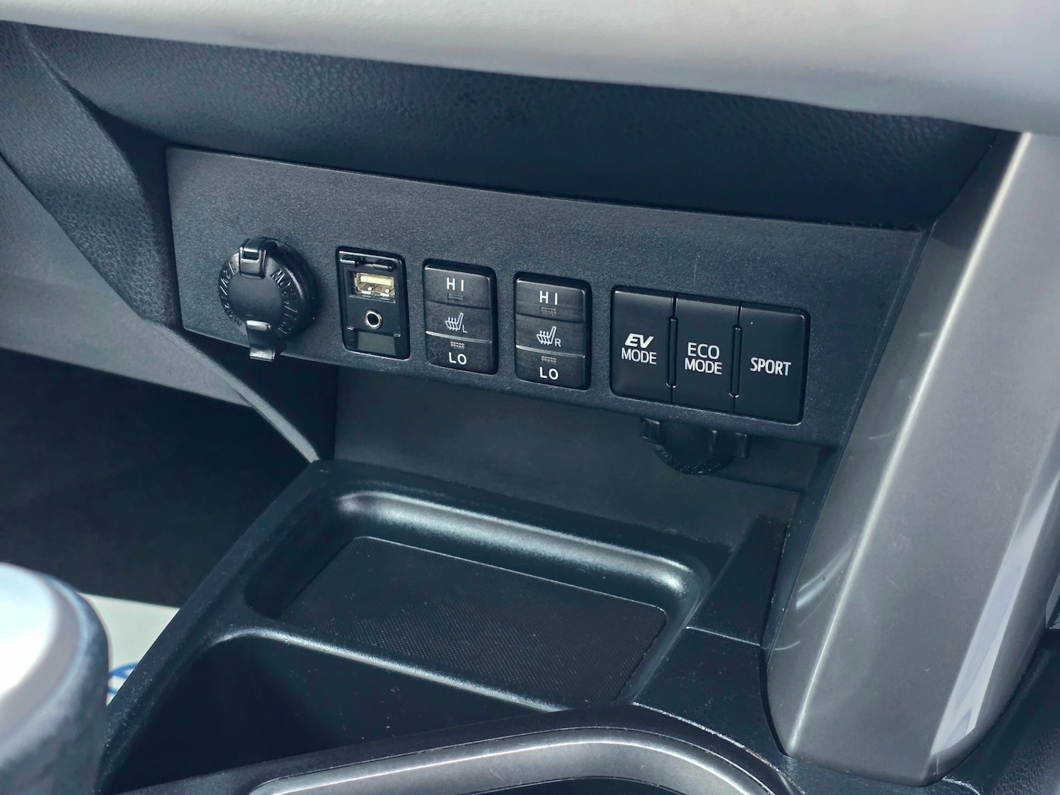 Used Toyota RAV4 2016 for sale - 77014978: Photo 30