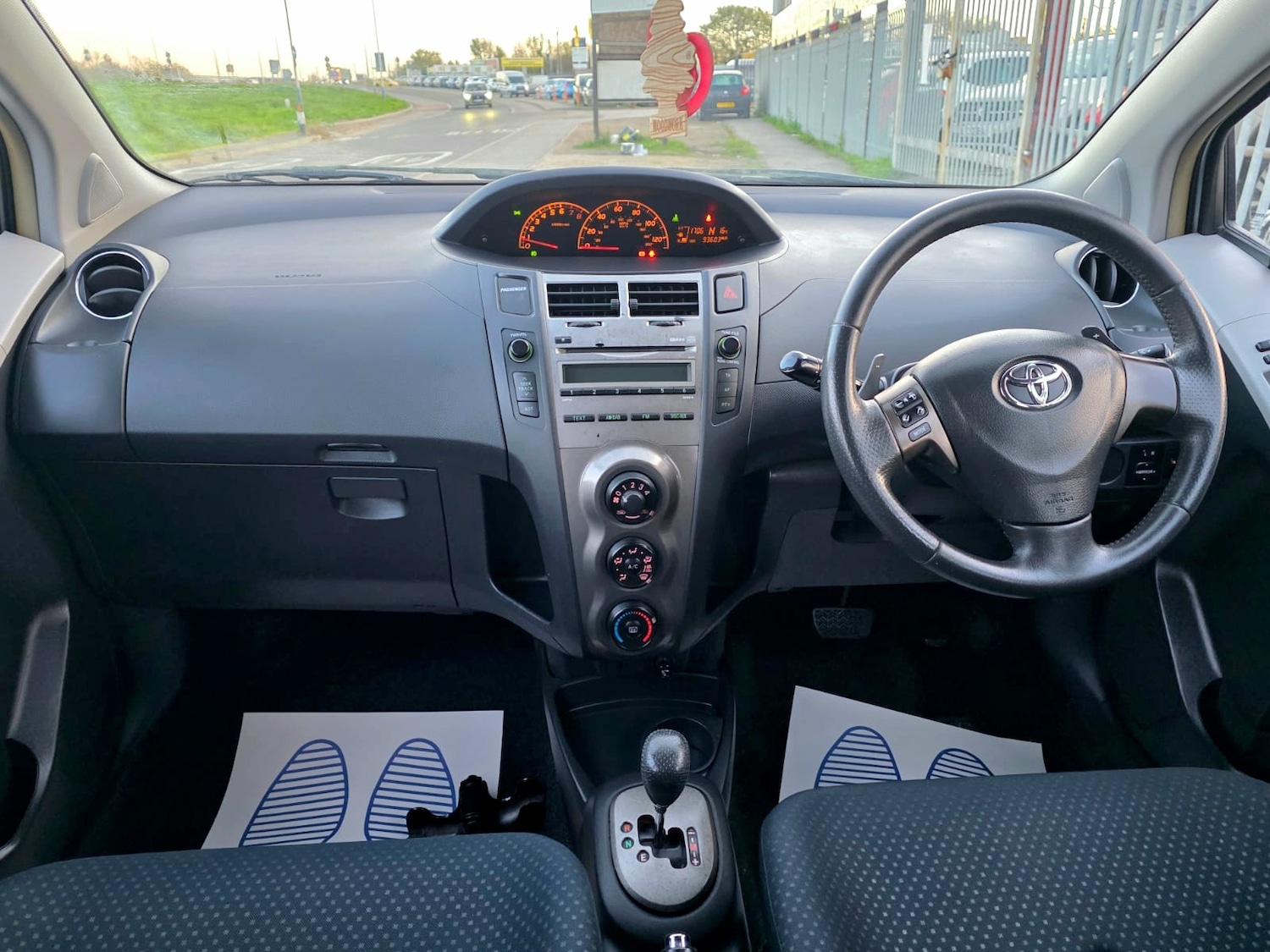 Used Toyota Yaris 2010 for sale - 76584012: Photo 16