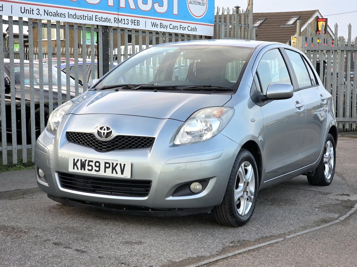 Used Toyota Yaris 2010 for sale - 76584012: Photo 3