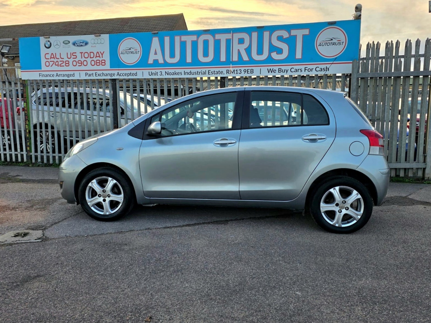 Used Toyota Yaris 2010 for sale - 76584012: Photo 6